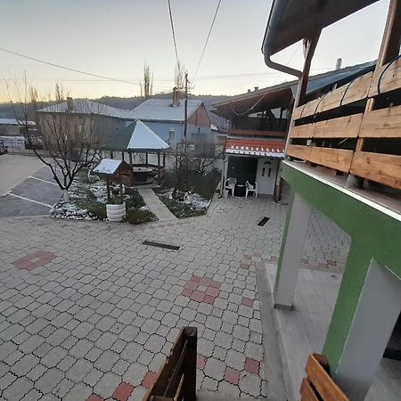 Guest House Vila Banjica Pirot Buitenkant foto
