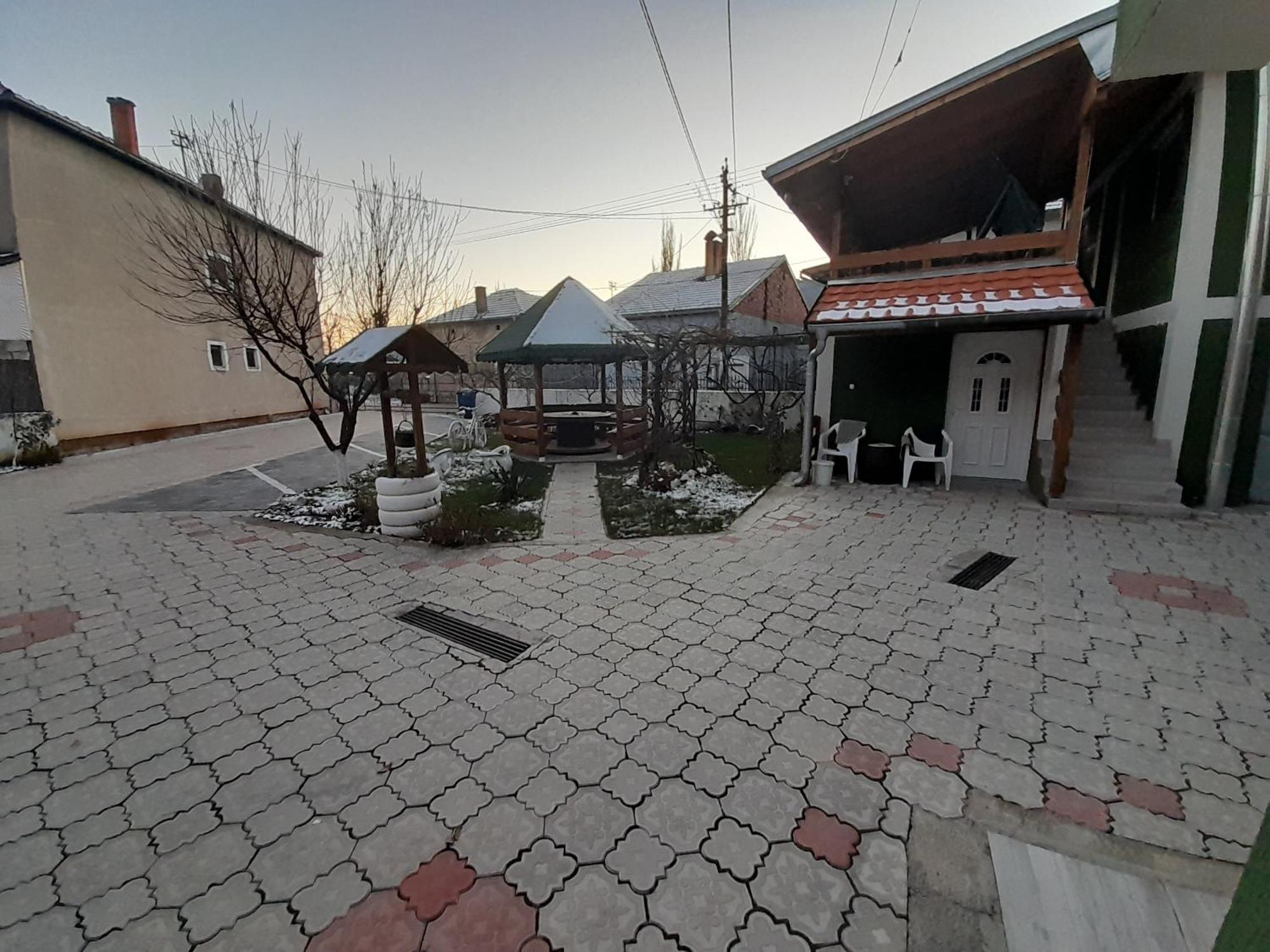 Guest House Vila Banjica Pirot Buitenkant foto