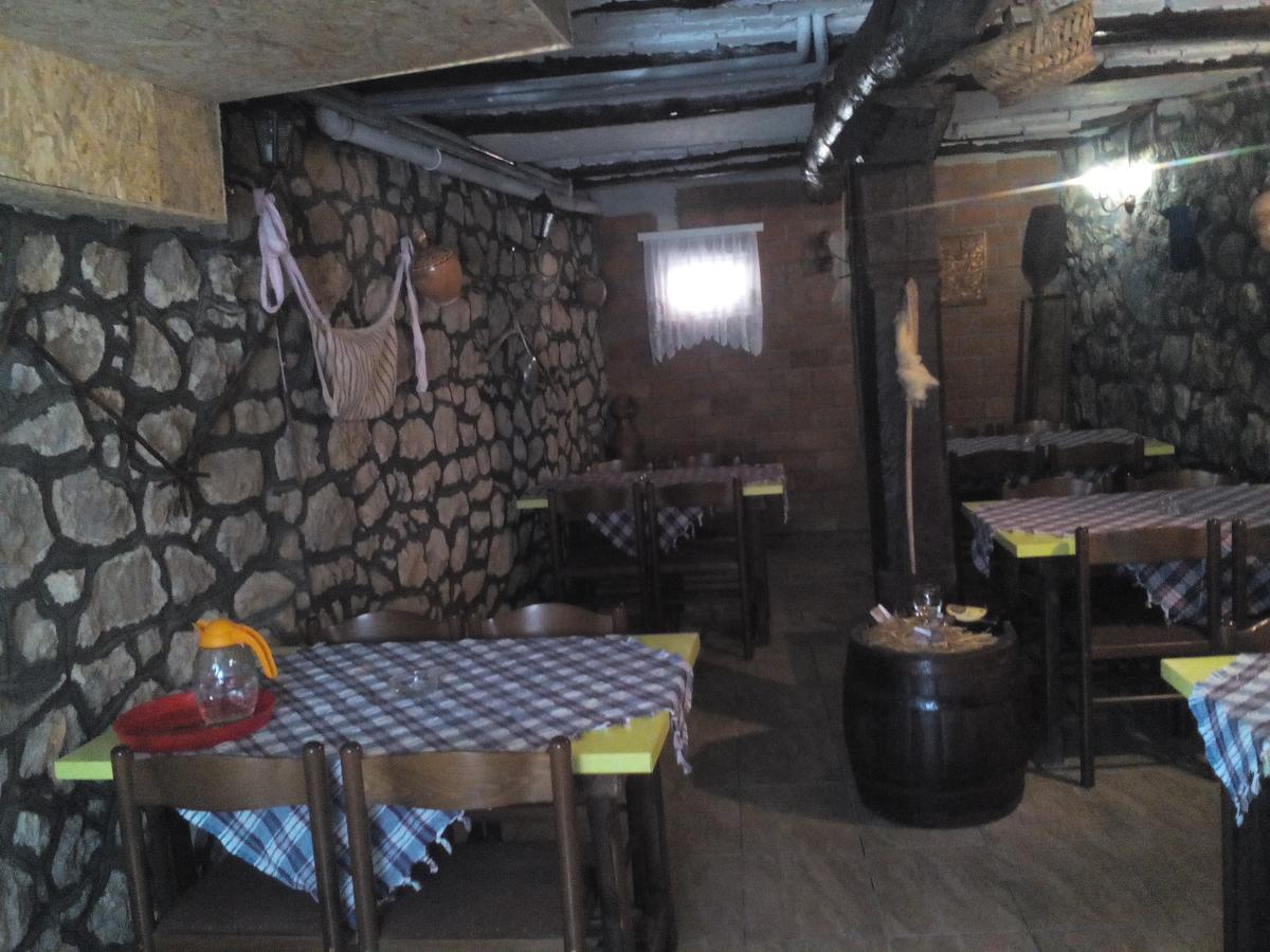 Guest House Vila Banjica Pirot Buitenkant foto