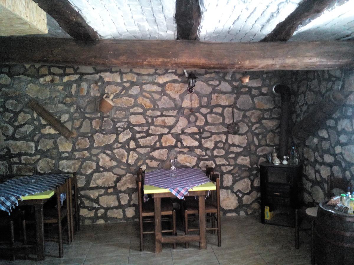 Guest House Vila Banjica Pirot Buitenkant foto
