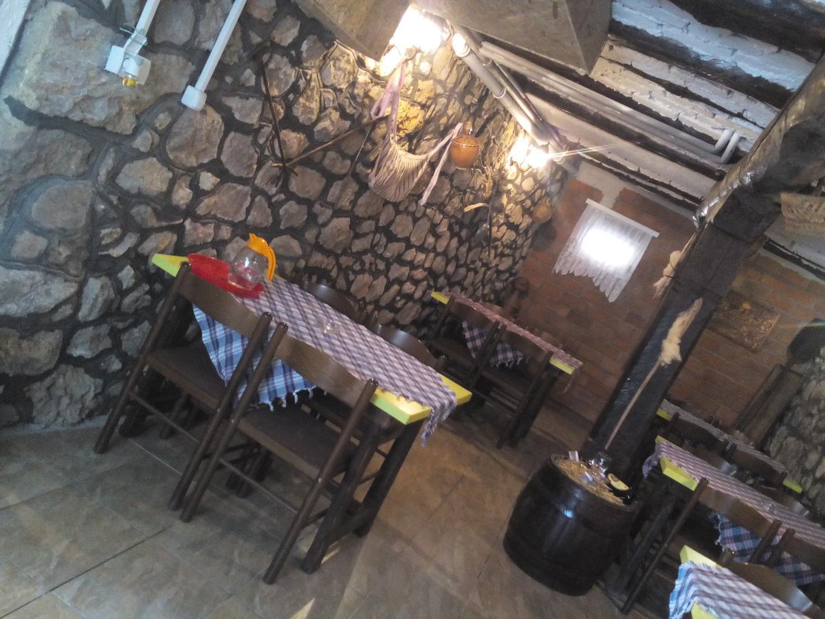 Guest House Vila Banjica Pirot Buitenkant foto
