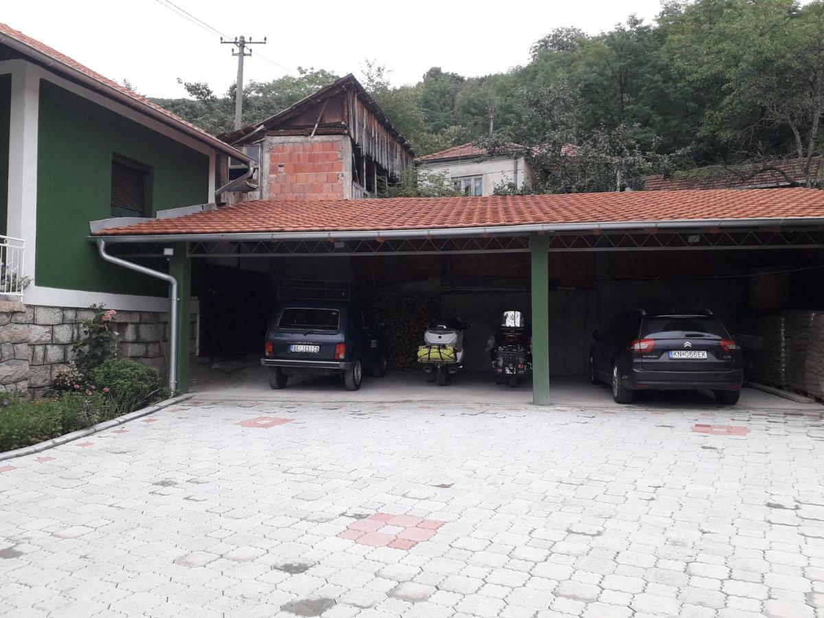 Guest House Vila Banjica Pirot Buitenkant foto