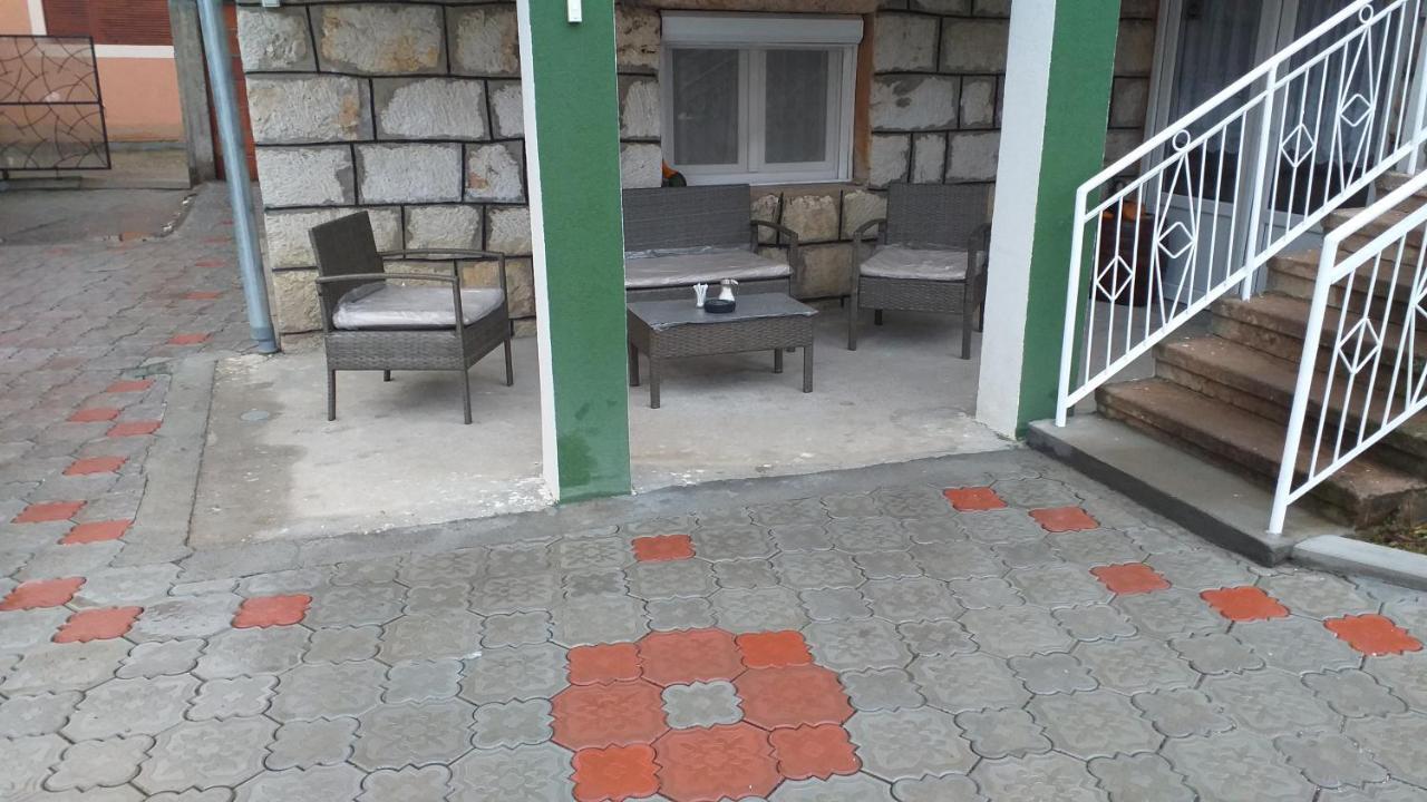 Guest House Vila Banjica Pirot Buitenkant foto